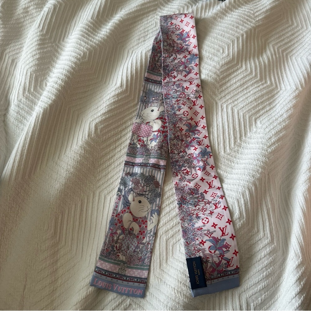 LV Pink Mouse Bandeau - Picture 13 of 14